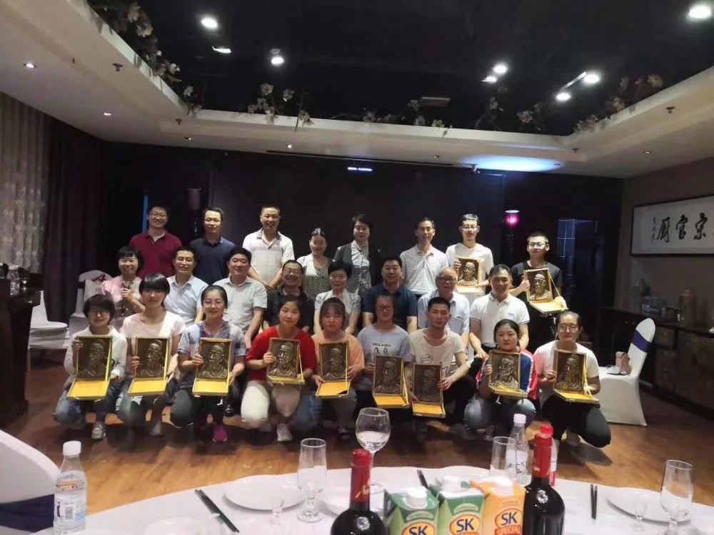 甘肅省平泉中學(xué)師生及興華助學(xué)基金會(huì)趙麗霞老師一行參觀云飛科技